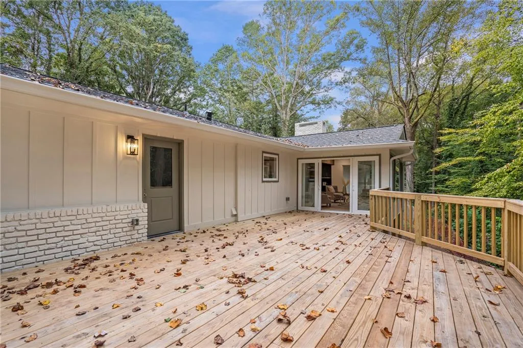 4955 Powers Ferry Road, Sandy Springs, Georgia 30327, 5 Bedrooms Bedrooms, ,3 BathroomsBathrooms,Residential,For Sale,4955 Powers Ferry Road,7678062