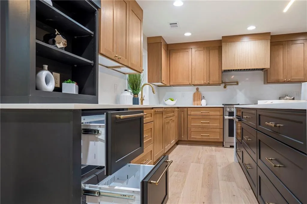 4955 Powers Ferry Road, Sandy Springs, Georgia 30327, 5 Bedrooms Bedrooms, ,3 BathroomsBathrooms,Residential,For Sale,4955 Powers Ferry Road,7678062