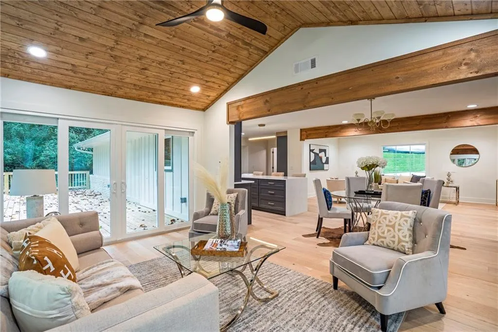 4955 Powers Ferry Road, Sandy Springs, Georgia 30327, 5 Bedrooms Bedrooms, ,3 BathroomsBathrooms,Residential,For Sale,4955 Powers Ferry Road,7678062
