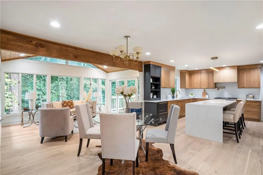 4955 Powers Ferry Road, Sandy Springs, Georgia 30327, 5 Bedrooms Bedrooms, ,3 BathroomsBathrooms,Residential,For Sale,4955 Powers Ferry Road,7678062