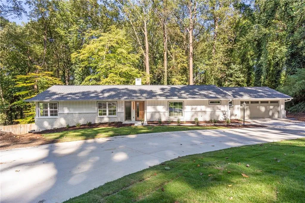 4955 Powers Ferry Road, Sandy Springs, Georgia 30327, 5 Bedrooms Bedrooms, ,3 BathroomsBathrooms,Residential,For Sale,4955 Powers Ferry Road,7678062