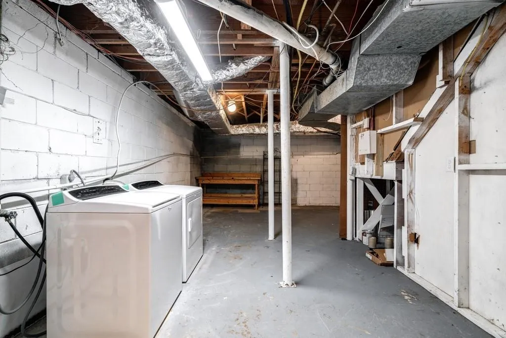 6550 Wright Road, Atlanta, Georgia 30328, 3 Bedrooms Bedrooms, ,2 BathroomsBathrooms,Residential,Sold,6550 Wright Road,6885778