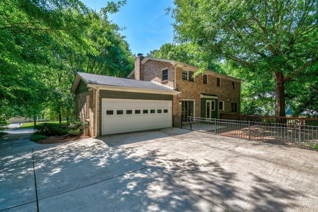6550 Wright Road, Atlanta, Georgia 30328, 3 Bedrooms Bedrooms, ,2 BathroomsBathrooms,Residential,Sold,6550 Wright Road,6885778
