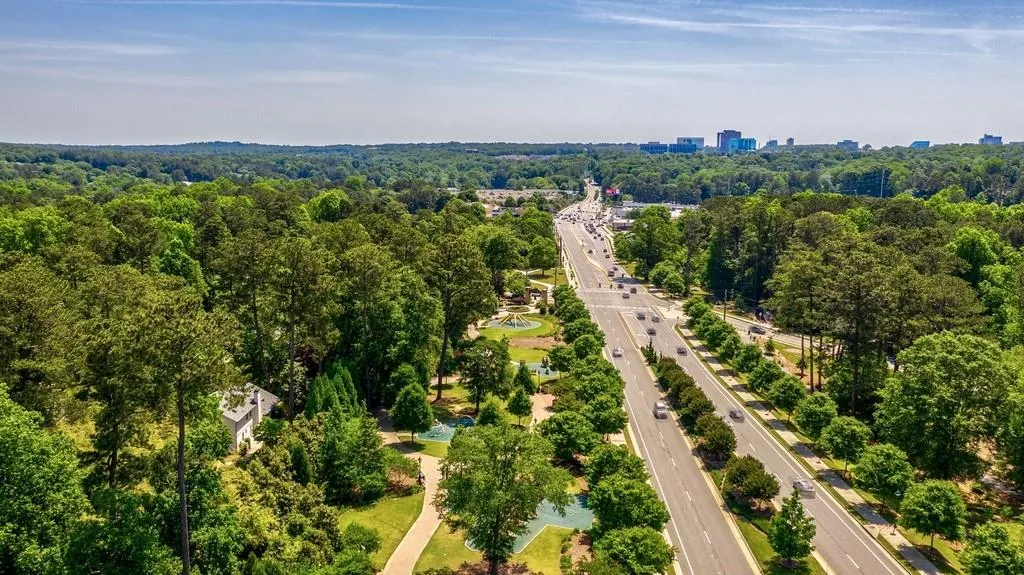 6550 Wright Road, Atlanta, Georgia 30328, 3 Bedrooms Bedrooms, ,2 BathroomsBathrooms,Residential,Sold,6550 Wright Road,6885778