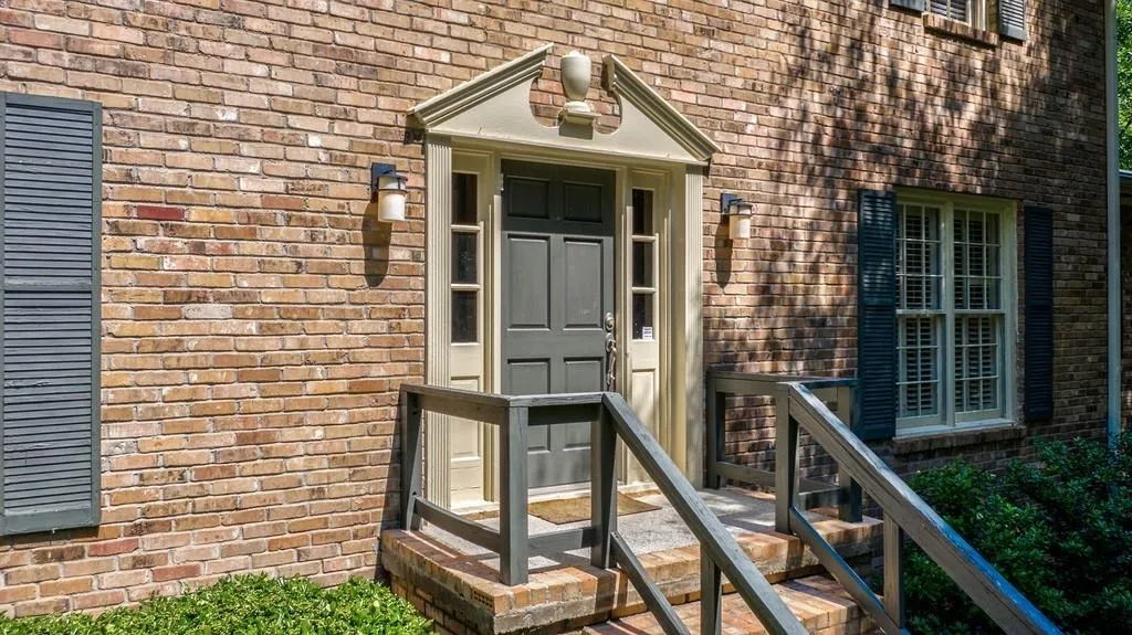 6550 Wright Road, Atlanta, Georgia 30328, 3 Bedrooms Bedrooms, ,2 BathroomsBathrooms,Residential,Sold,6550 Wright Road,6885778