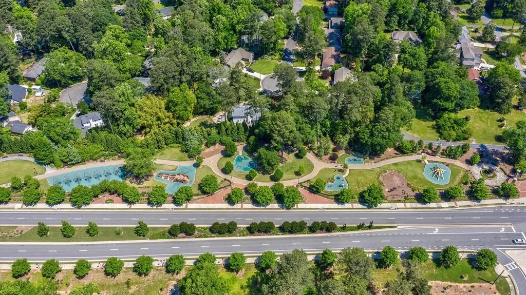 6550 Wright Road, Atlanta, Georgia 30328, 3 Bedrooms Bedrooms, ,2 BathroomsBathrooms,Residential,Sold,6550 Wright Road,6885778