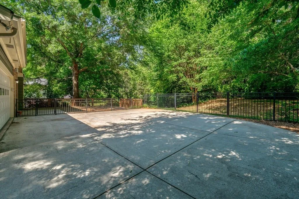 6550 Wright Road, Atlanta, Georgia 30328, 3 Bedrooms Bedrooms, ,2 BathroomsBathrooms,Residential,Sold,6550 Wright Road,6885778