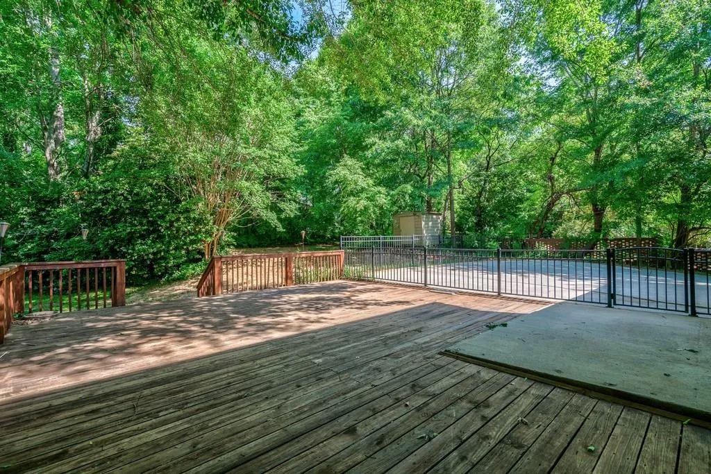 6550 Wright Road, Atlanta, Georgia 30328, 3 Bedrooms Bedrooms, ,2 BathroomsBathrooms,Residential,Sold,6550 Wright Road,6885778