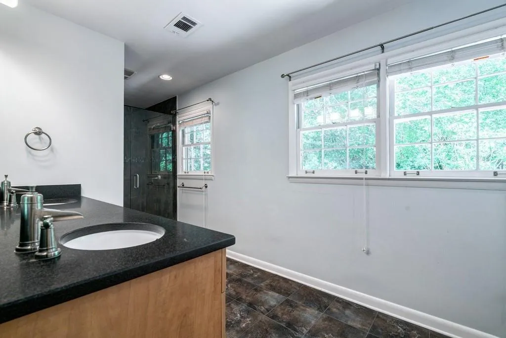 6550 Wright Road, Atlanta, Georgia 30328, 3 Bedrooms Bedrooms, ,2 BathroomsBathrooms,Residential,Sold,6550 Wright Road,6885778