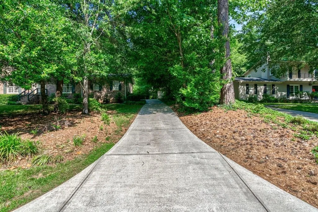 6550 Wright Road, Atlanta, Georgia 30328, 3 Bedrooms Bedrooms, ,2 BathroomsBathrooms,Residential,Sold,6550 Wright Road,6885778