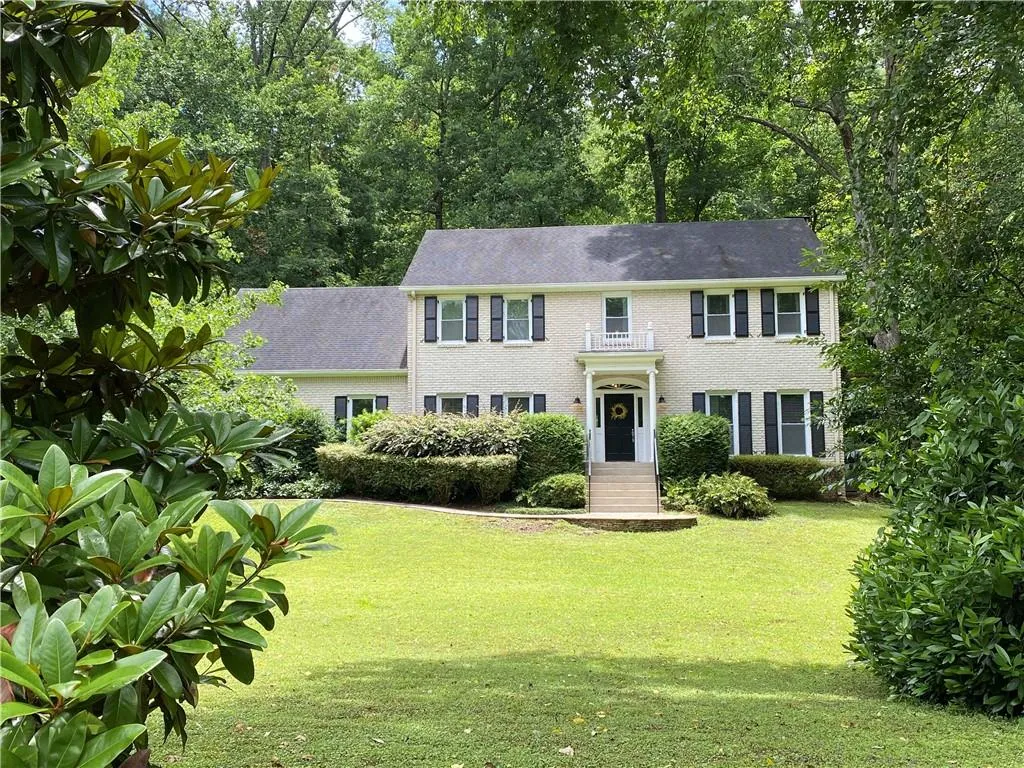 430 Lost Forest Court, Sandy Springs, Georgia 30328, 5 Bedrooms Bedrooms, ,3 BathroomsBathrooms,Residential,Sold,430 Lost Forest Court,6908884