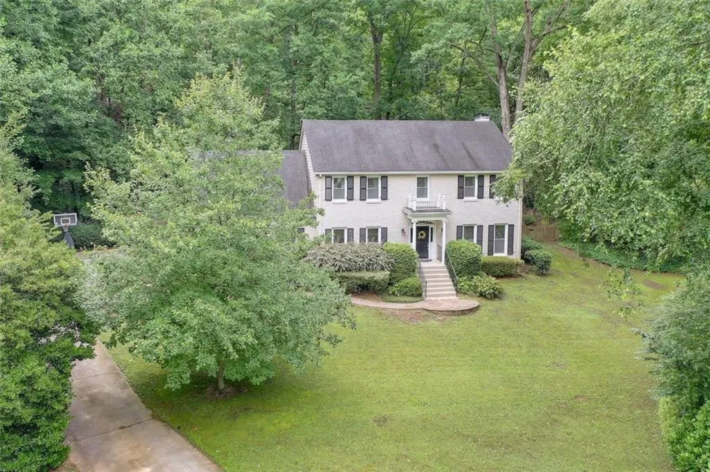 430 Lost Forest Court, Sandy Springs, Georgia 30328, 5 Bedrooms Bedrooms, ,3 BathroomsBathrooms,Residential,Sold,430 Lost Forest Court,6908884