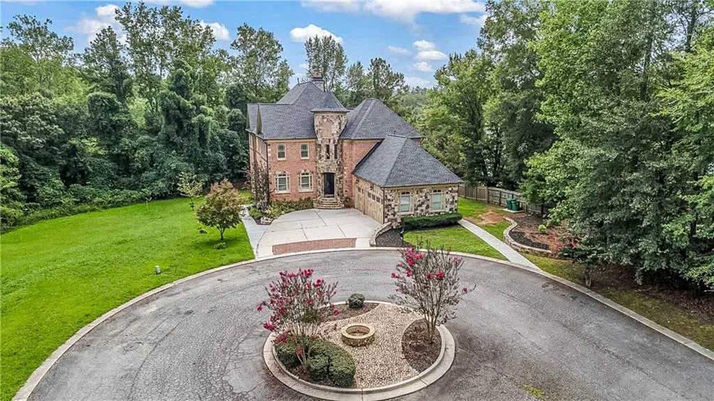7611 Regency Circle, Atlanta, Georgia 30350, 7 Bedrooms Bedrooms, ,7 BathroomsBathrooms,Residential,For Sale,7611 Regency Circle,7637864