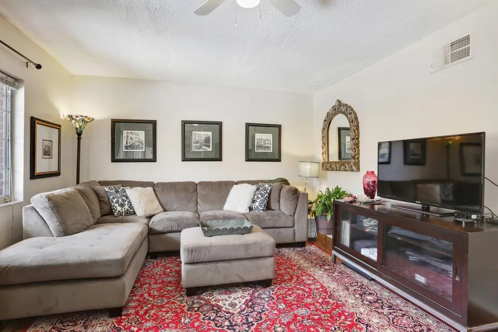 1705 Monroe Drive Ne Unit A10, Atlanta, Georgia 30324, 2 Bedrooms Bedrooms, ,1 BathroomBathrooms,Residential,Sold,1705 Monroe Drive Ne Unit A10,6062907