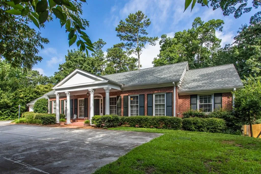 6688 Brandon Mill Road, Sandy Springs, Georgia 30328, 4 Bedrooms Bedrooms, ,3 BathroomsBathrooms,Residential,Sold,6688 Brandon Mill Road,6905109
