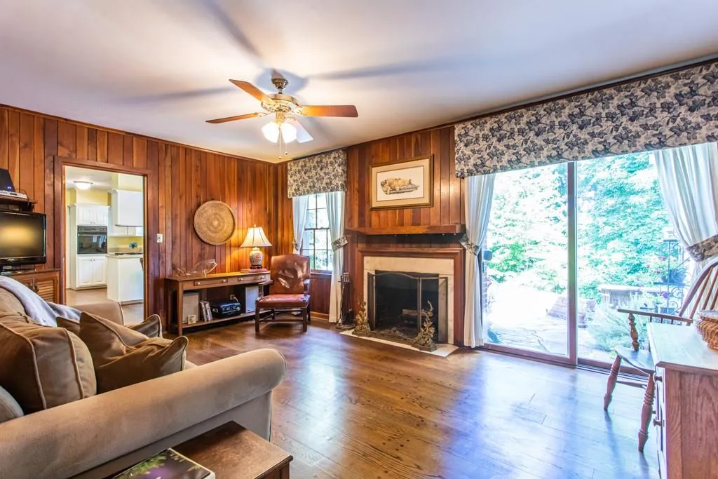 6688 Brandon Mill Road, Sandy Springs, Georgia 30328, 4 Bedrooms Bedrooms, ,3 BathroomsBathrooms,Residential,Sold,6688 Brandon Mill Road,6905109