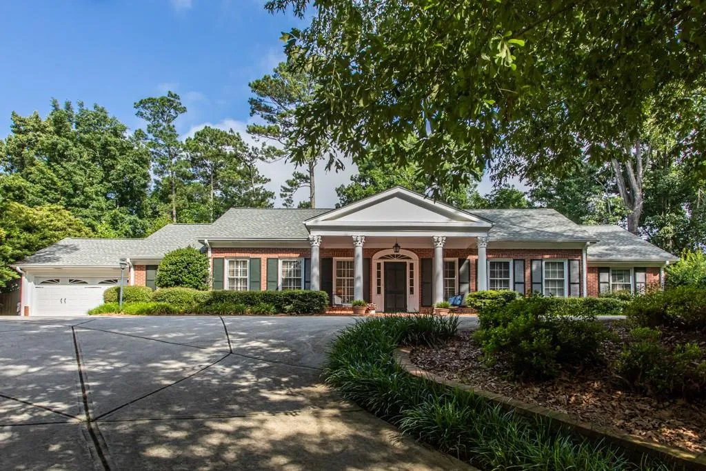 6688 Brandon Mill Road, Sandy Springs, Georgia 30328, 4 Bedrooms Bedrooms, ,3 BathroomsBathrooms,Residential,Sold,6688 Brandon Mill Road,6905109