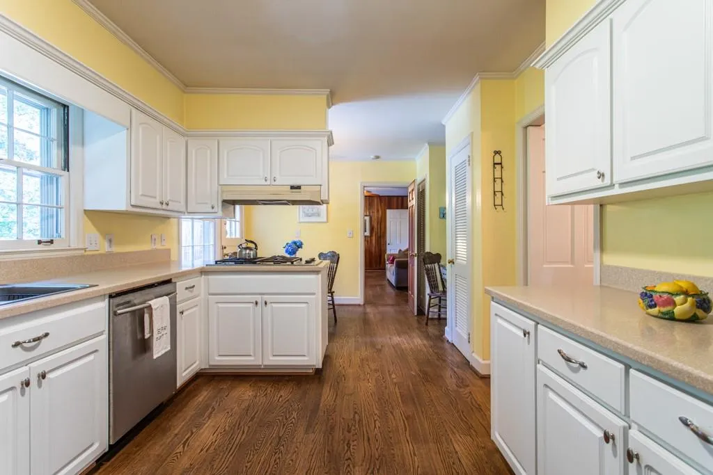 6688 Brandon Mill Road, Sandy Springs, Georgia 30328, 4 Bedrooms Bedrooms, ,3 BathroomsBathrooms,Residential,Sold,6688 Brandon Mill Road,6905109