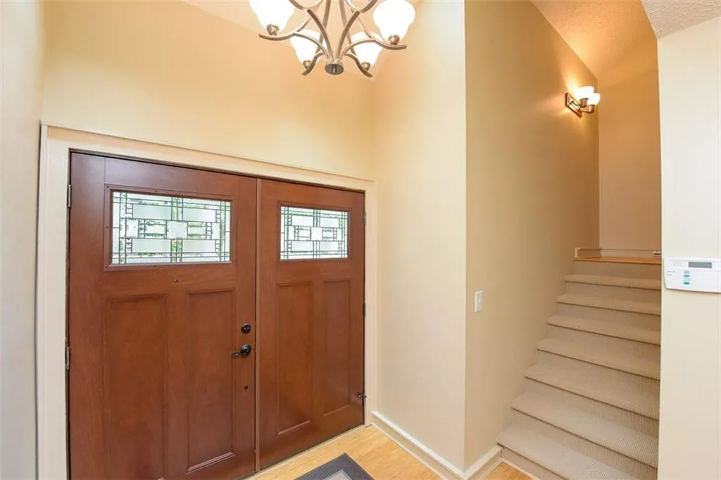 175 River Court Parkway, Sandy Springs, Georgia 30328, 4 Bedrooms Bedrooms, ,3 BathroomsBathrooms,Residential,Sold,175 River Court Parkway,5723313
