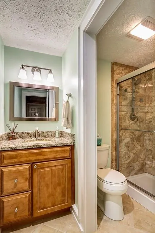 175 River Court Parkway, Sandy Springs, Georgia 30328, 4 Bedrooms Bedrooms, ,3 BathroomsBathrooms,Residential,Sold,175 River Court Parkway,5723313
