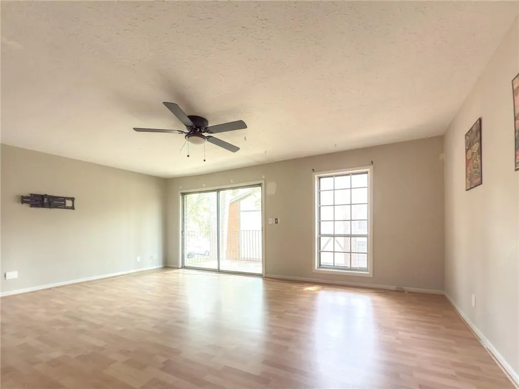 6851 Roswell Rd Unit P3, Atlanta, Georgia 30328, 2 Bedrooms Bedrooms, ,2 BathroomsBathrooms,Residential,For Sale,6851 Roswell Rd Unit P3,7615538