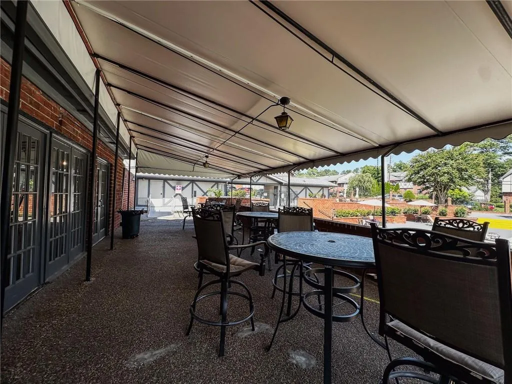 clubhouse patio