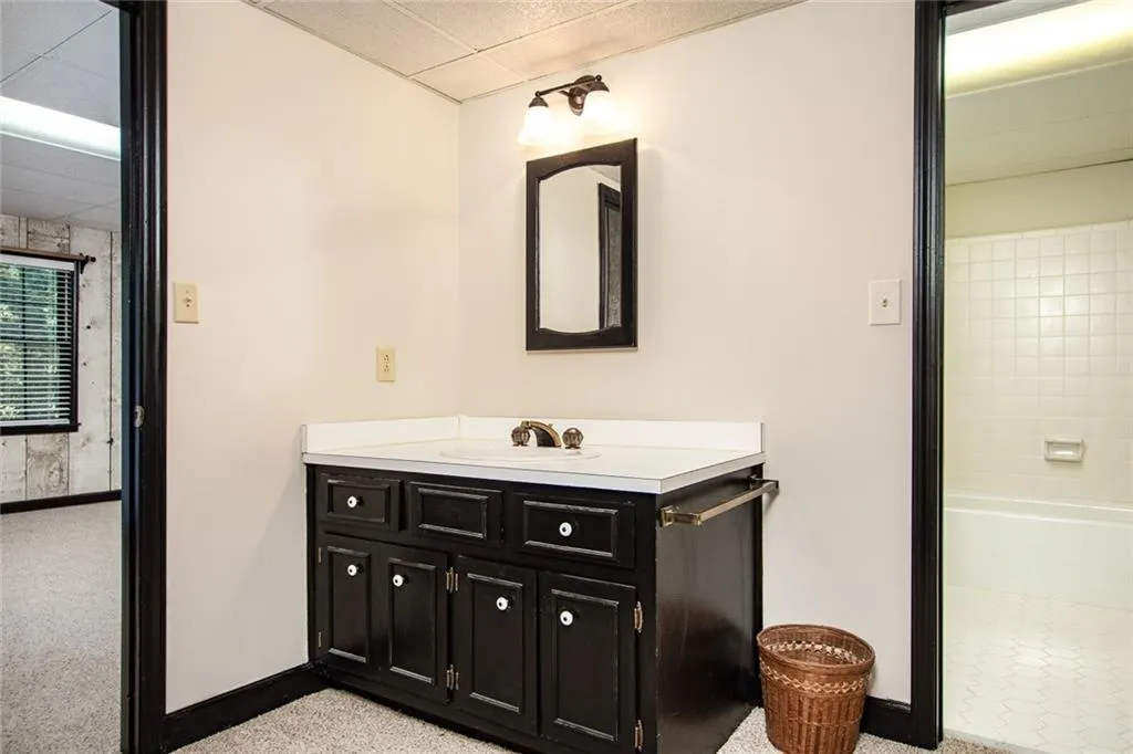 1290 Heards Ferry Road, Sandy Springs, Georgia 30328, 5 Bedrooms Bedrooms, ,4 BathroomsBathrooms,Residential,Sold,1290 Heards Ferry Road,6562690