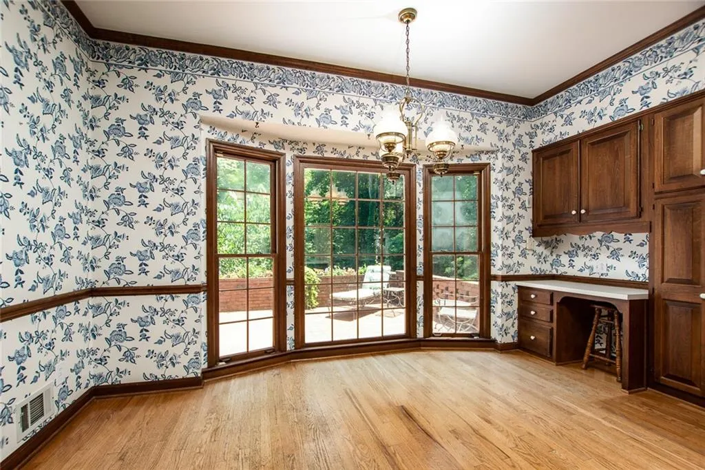1290 Heards Ferry Road, Sandy Springs, Georgia 30328, 5 Bedrooms Bedrooms, ,4 BathroomsBathrooms,Residential,Sold,1290 Heards Ferry Road,6562690