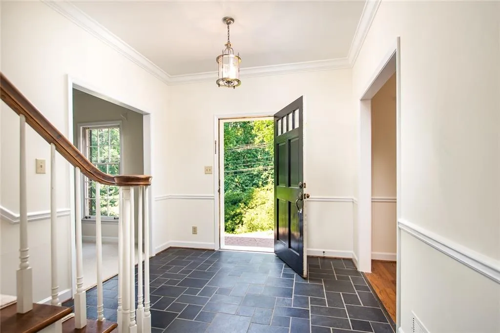 1290 Heards Ferry Road, Sandy Springs, Georgia 30328, 5 Bedrooms Bedrooms, ,4 BathroomsBathrooms,Residential,Sold,1290 Heards Ferry Road,6562690