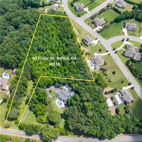 Expansive wooded lot with defined property boundaries
