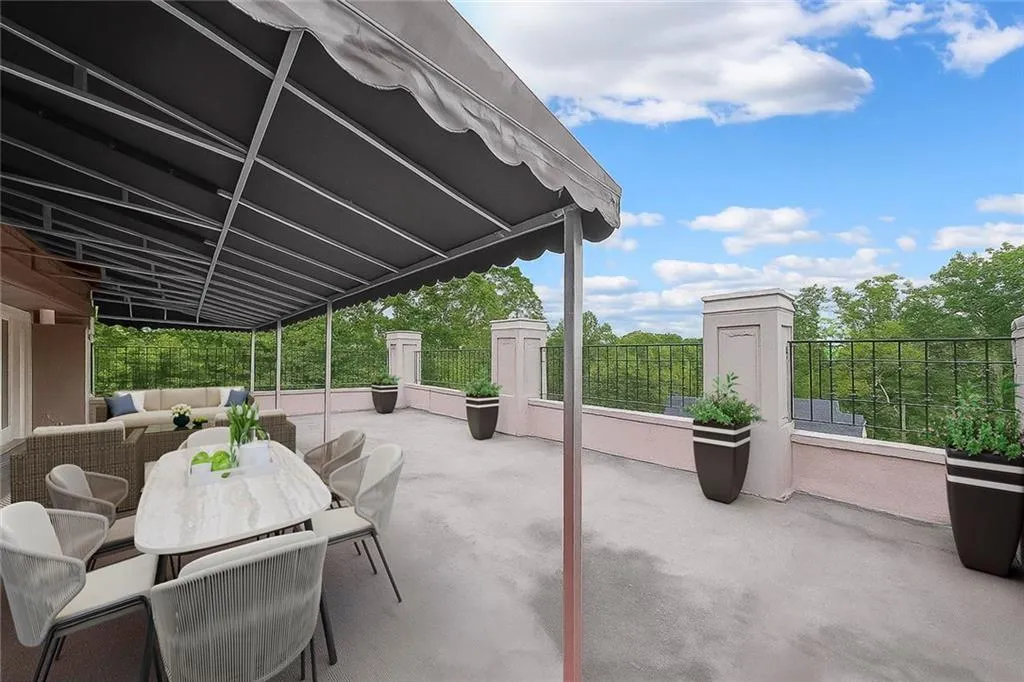 3648 Peachtree Road Unit 4s, Atlanta, Georgia 30319, 3 Bedrooms Bedrooms, 0 ,3 BathroomsBathrooms,Residential,For Sale,3648 Peachtree Road Unit 4s,7759547