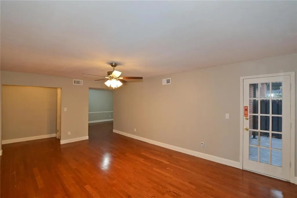 6851 Roswell Road Ne Unit I11, Atlanta, Georgia 30328, 3 Bedrooms Bedrooms, ,2 BathroomsBathrooms,Residential,Sold,6851 Roswell Road Ne Unit I11,6121013