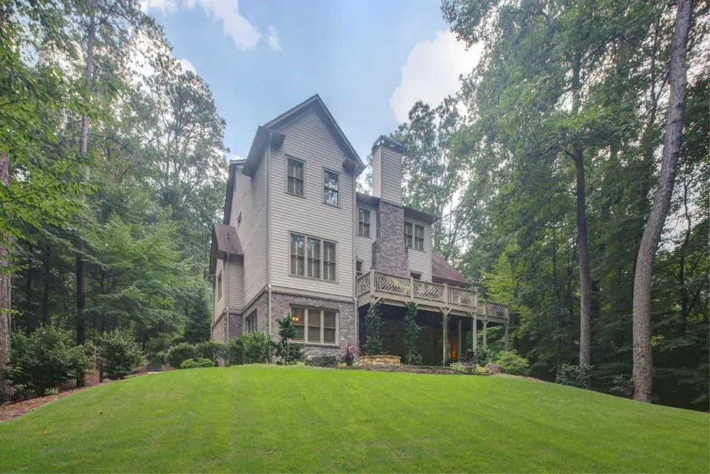 1880 Spalding Drive, Sandy Springs, Georgia 30350, 6 Bedrooms Bedrooms, ,4 BathroomsBathrooms,Residential,Sold,1880 Spalding Drive,5728382