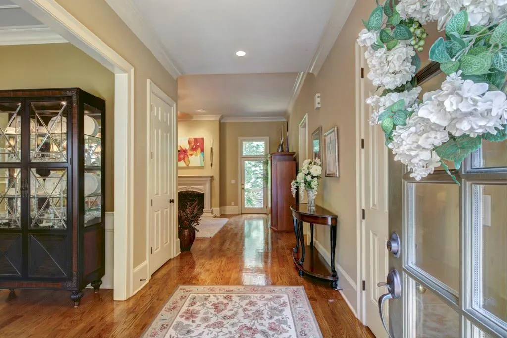 1880 Spalding Drive, Sandy Springs, Georgia 30350, 6 Bedrooms Bedrooms, ,4 BathroomsBathrooms,Residential,Sold,1880 Spalding Drive,5728382