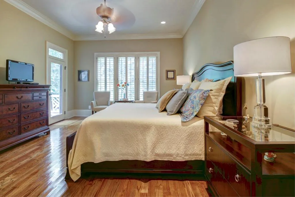 1880 Spalding Drive, Sandy Springs, Georgia 30350, 6 Bedrooms Bedrooms, ,4 BathroomsBathrooms,Residential,Sold,1880 Spalding Drive,5728382