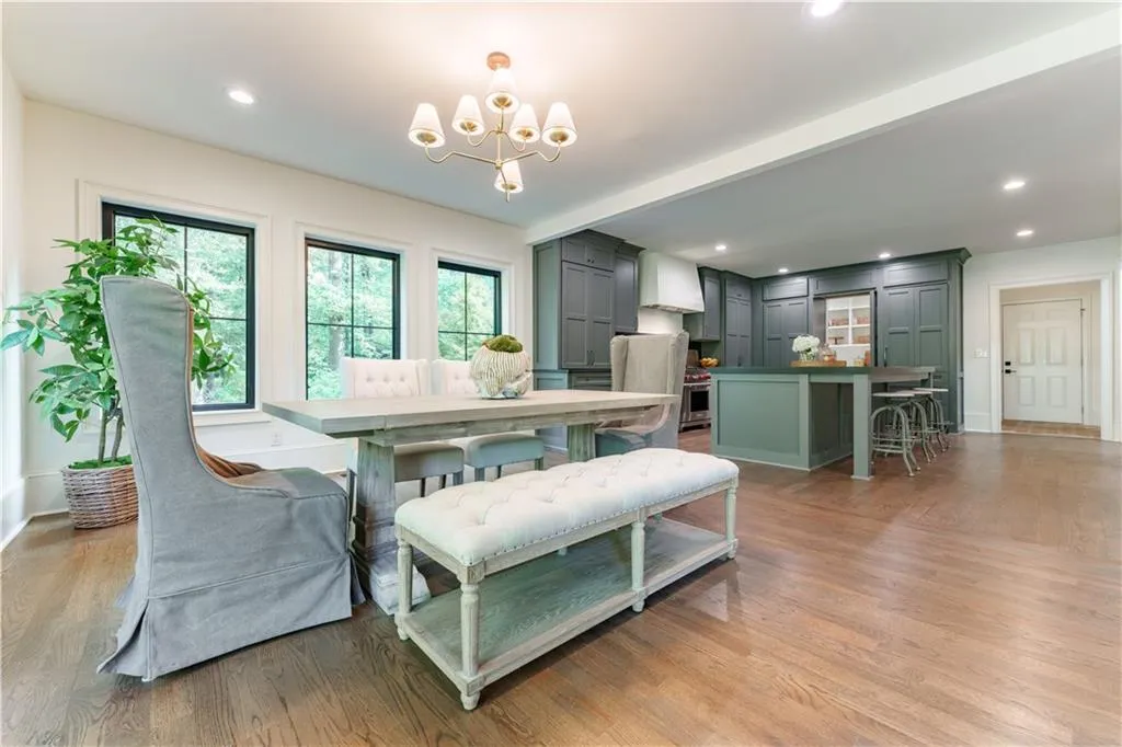 5666 Long Island Drive Nw, Atlanta, Georgia 30327, 5 Bedrooms Bedrooms, ,5 BathroomsBathrooms,Residential,For Sale,5666 Long Island Drive Nw,7748509
