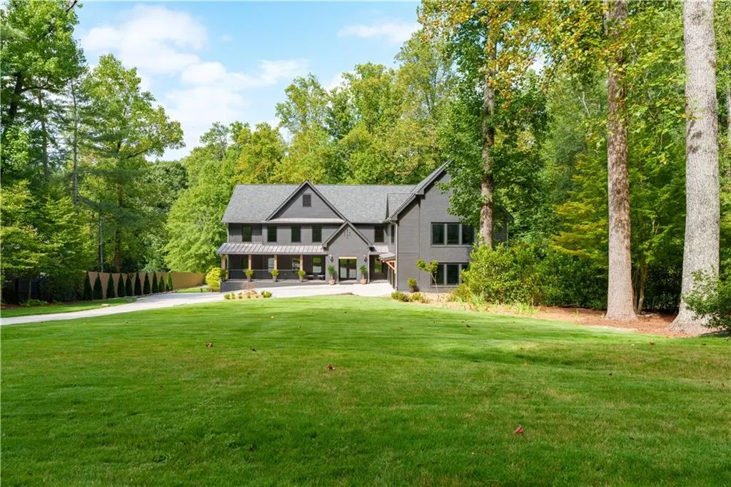 5666 Long Island Drive Nw, Atlanta, Georgia 30327, 5 Bedrooms Bedrooms, ,5 BathroomsBathrooms,Residential,For Sale,5666 Long Island Drive Nw,7748509
