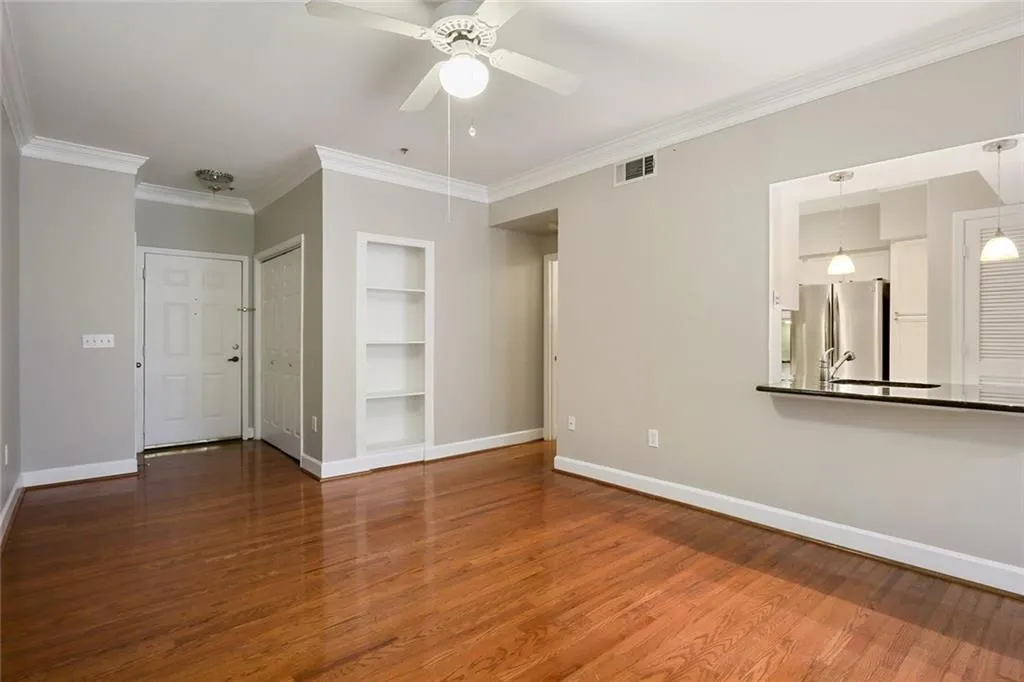 3777 Peachtree Road Ne Unit 1011, Brookhaven, Georgia 30319, 2 Bedrooms Bedrooms, ,1 BathroomBathrooms,Residential,Sold,3777 Peachtree Road Ne Unit 1011,6093353