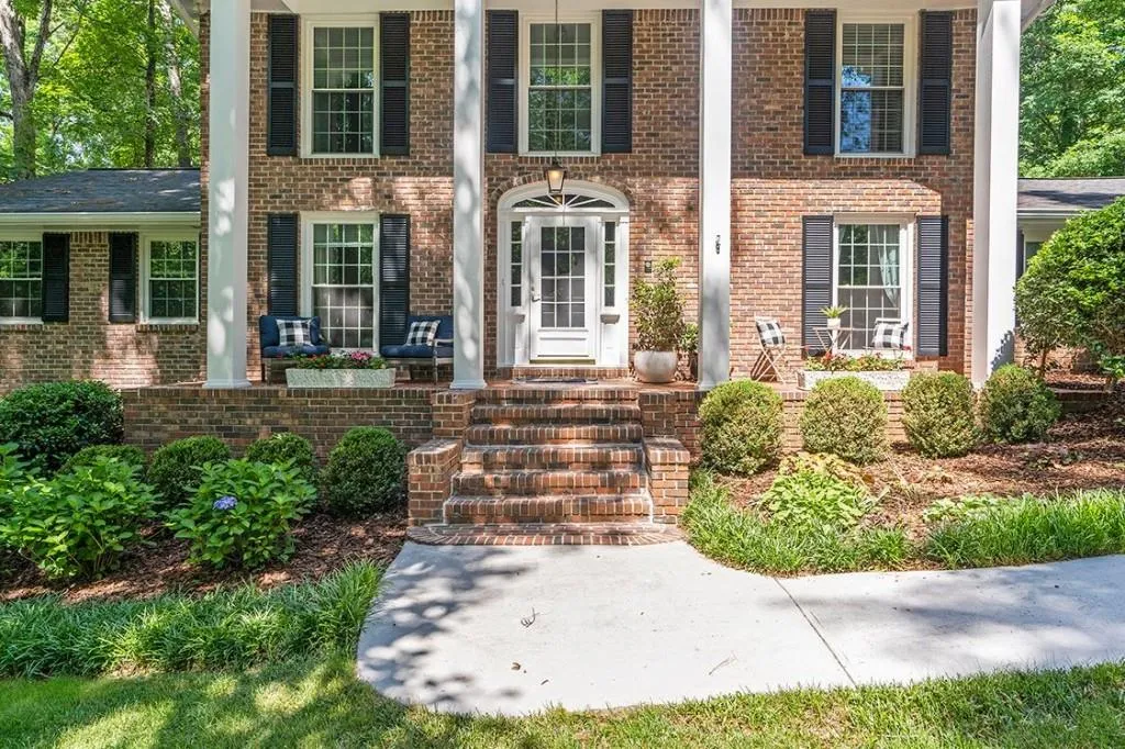 7110 Dunhill Terrace, Sandy Springs, Georgia 30328, 4 Bedrooms Bedrooms, ,3 BathroomsBathrooms,Residential,Sold,7110 Dunhill Terrace,7060877