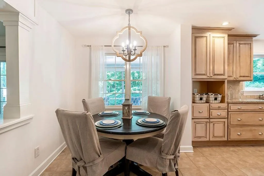 7110 Dunhill Terrace, Sandy Springs, Georgia 30328, 4 Bedrooms Bedrooms, ,3 BathroomsBathrooms,Residential,Sold,7110 Dunhill Terrace,7060877