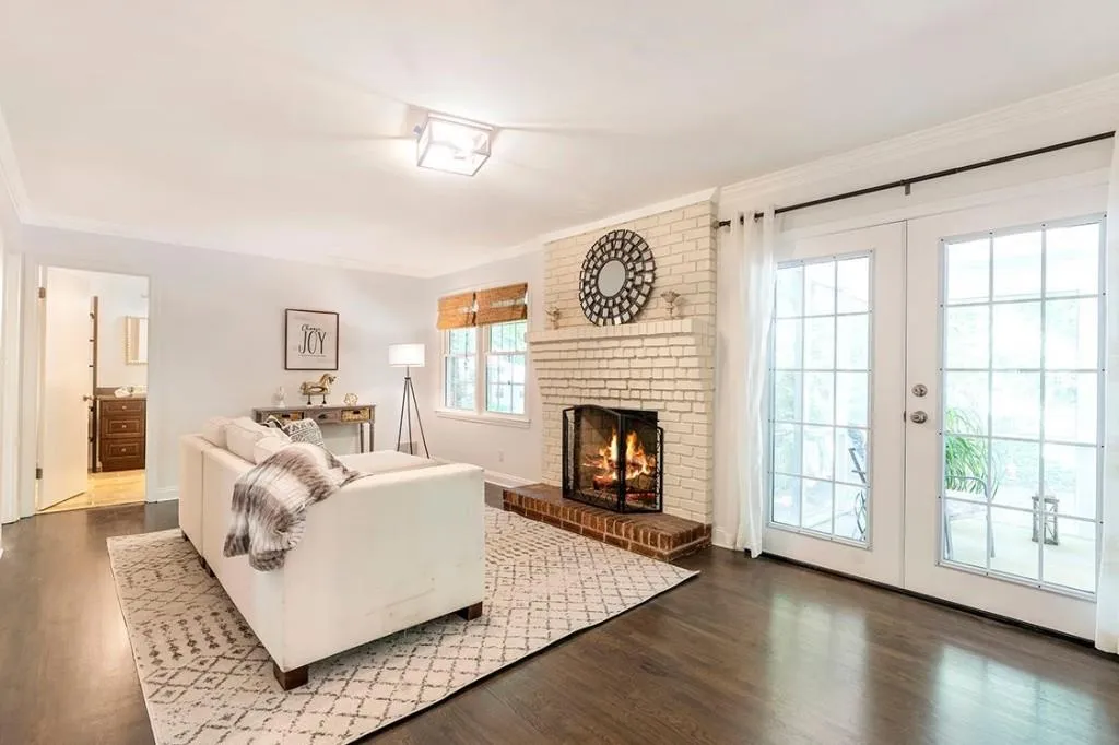 7110 Dunhill Terrace, Sandy Springs, Georgia 30328, 4 Bedrooms Bedrooms, ,3 BathroomsBathrooms,Residential,Sold,7110 Dunhill Terrace,7060877