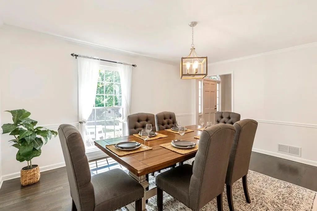 7110 Dunhill Terrace, Sandy Springs, Georgia 30328, 4 Bedrooms Bedrooms, ,3 BathroomsBathrooms,Residential,Sold,7110 Dunhill Terrace,7060877