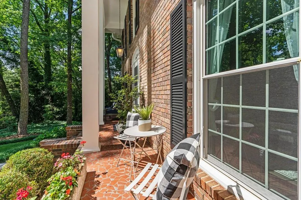 7110 Dunhill Terrace, Sandy Springs, Georgia 30328, 4 Bedrooms Bedrooms, ,3 BathroomsBathrooms,Residential,Sold,7110 Dunhill Terrace,7060877