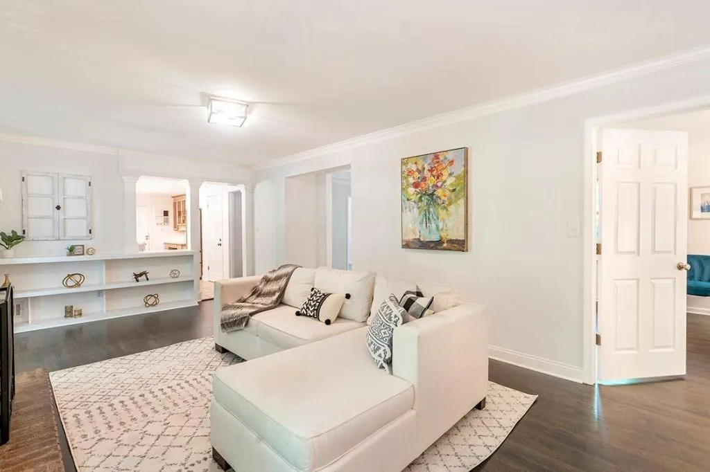 7110 Dunhill Terrace, Sandy Springs, Georgia 30328, 4 Bedrooms Bedrooms, ,3 BathroomsBathrooms,Residential,Sold,7110 Dunhill Terrace,7060877