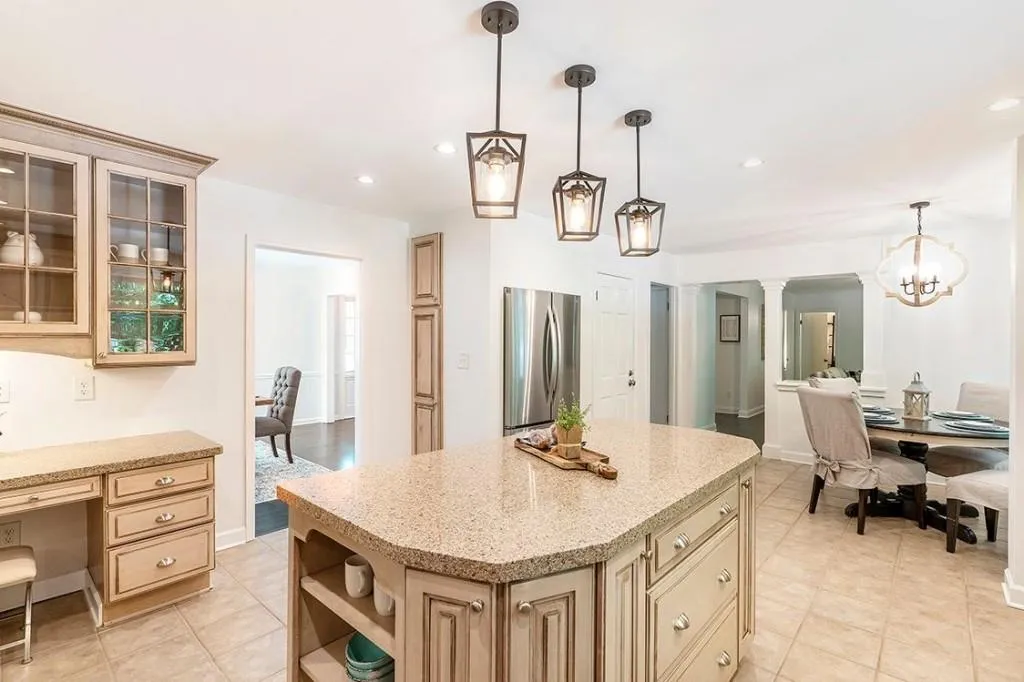 7110 Dunhill Terrace, Sandy Springs, Georgia 30328, 4 Bedrooms Bedrooms, ,3 BathroomsBathrooms,Residential,Sold,7110 Dunhill Terrace,7060877