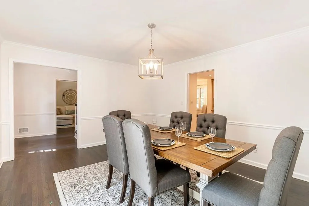 7110 Dunhill Terrace, Sandy Springs, Georgia 30328, 4 Bedrooms Bedrooms, ,3 BathroomsBathrooms,Residential,Sold,7110 Dunhill Terrace,7060877