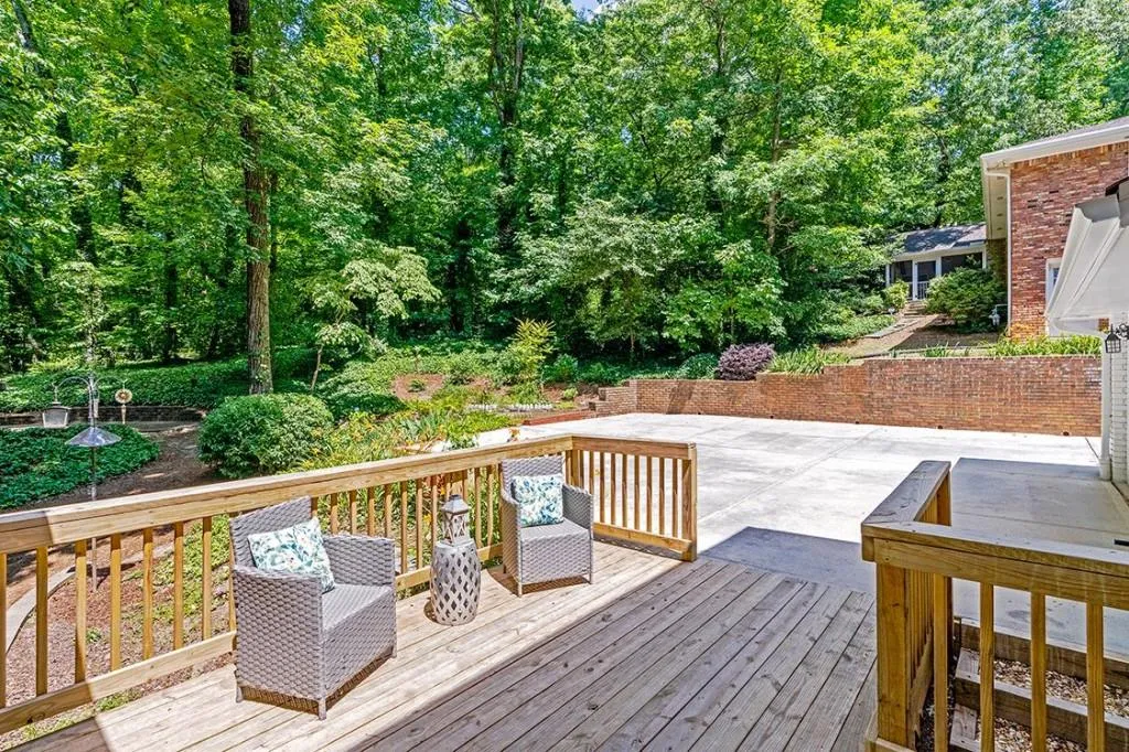 7110 Dunhill Terrace, Sandy Springs, Georgia 30328, 4 Bedrooms Bedrooms, ,3 BathroomsBathrooms,Residential,Sold,7110 Dunhill Terrace,7060877