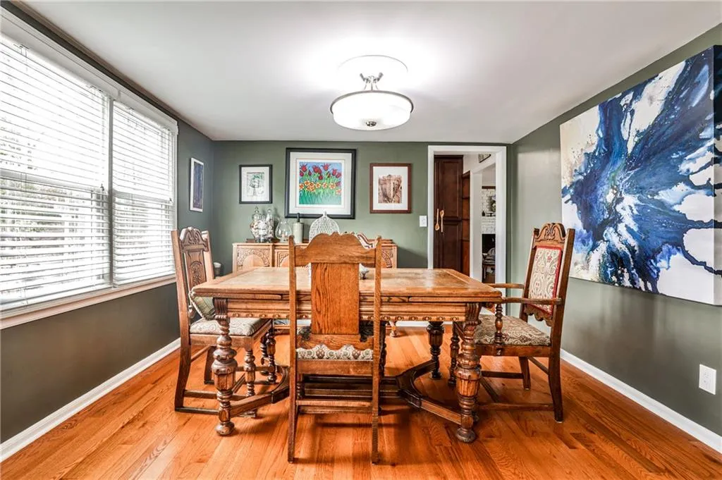 800 Glenairy Drive, Atlanta, Georgia 30328, 5 Bedrooms Bedrooms, ,3 BathroomsBathrooms,Residential,Sold,800 Glenairy Drive,7535879
