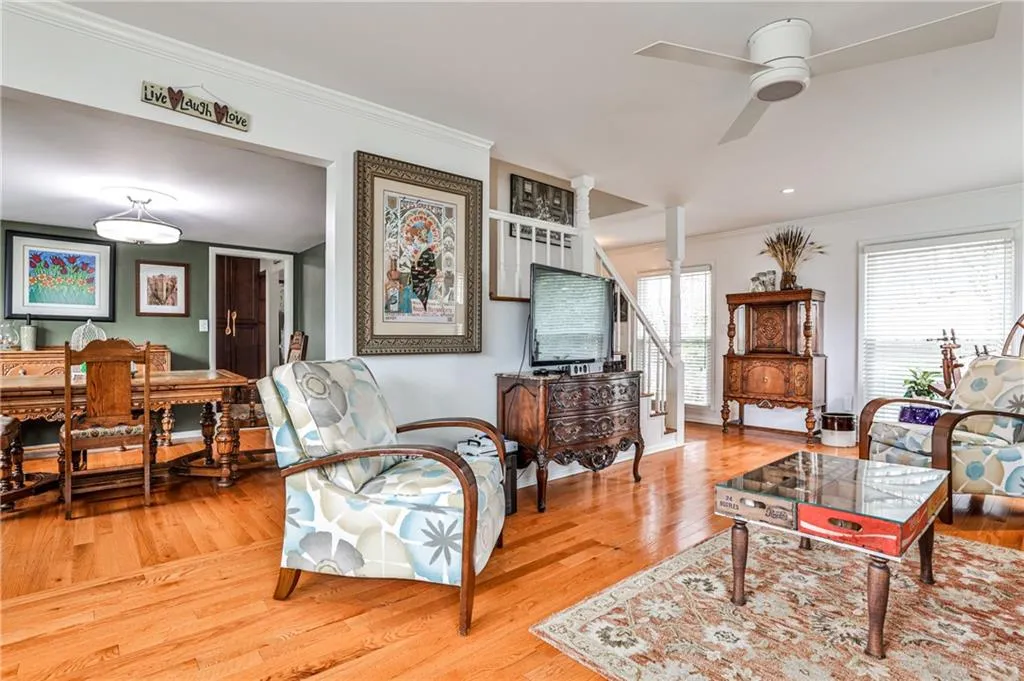 800 Glenairy Drive, Atlanta, Georgia 30328, 5 Bedrooms Bedrooms, ,3 BathroomsBathrooms,Residential,Sold,800 Glenairy Drive,7535879