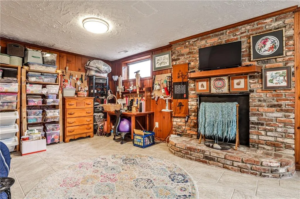 800 Glenairy Drive, Atlanta, Georgia 30328, 5 Bedrooms Bedrooms, ,3 BathroomsBathrooms,Residential,Sold,800 Glenairy Drive,7535879